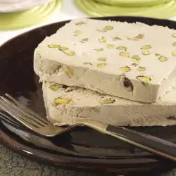 Десерт с шамфъстък без яйца