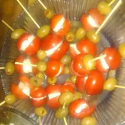 Лесни хапки с чери домати