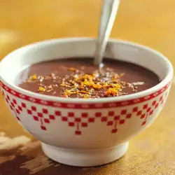 Сладка шоколадова супа с грейпфрут