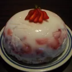 Десерт с ягоди и кисело мляко