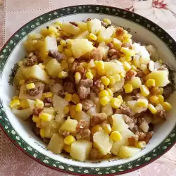 Картофена салата с бекон и царевица