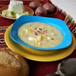 Картофена супа с праз и сирене