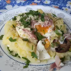 Ордьовър от пюре с яйце, шунка, кашкавал и гъби