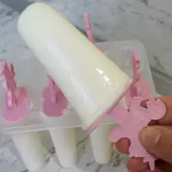 Десерт със сметана и сладолед
