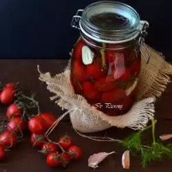 Кисели червени домати с копър и чесън