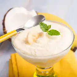 Кокосов мус с банан - лесен десерт без печене