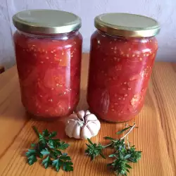Консервирани домати с пресни подправки