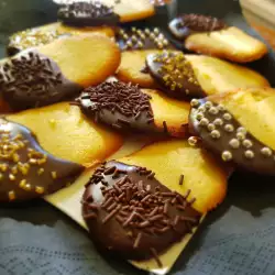 Бисквитки тип Котешко езиче с шоколад