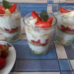 Здравословен десерт с ягоди и банан