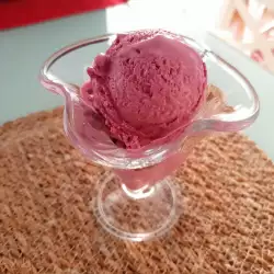 Плодов сладолед със сметана