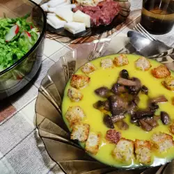 Зеленчукова крем супа с печурки и крутони