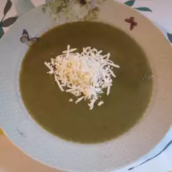 Супа от броколи със сирене