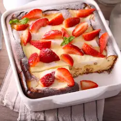 Лек сладкиш с извара, стафиди и пресни ягоди