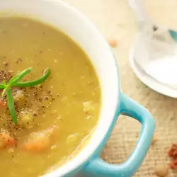 Крем супа от леща с картофи и къри