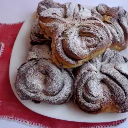 Бриош кифлички с шоколад