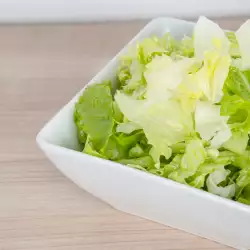Зелена салата с горчица