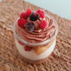 Десерт с маскарпоне и плодове