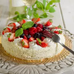 Десерт с ягоди и белтъци