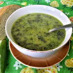 Млечна спаначена супа