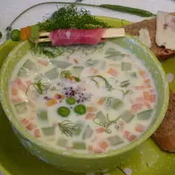 Млечна зеленчукова супа за деца с чедър и киноа