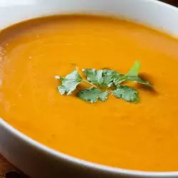 Морковена крем супа с къри