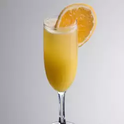 Коктейл с шампанско и портокали