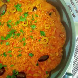 Ориз на фурна с доматено пюре
