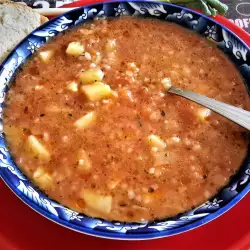 Вкусна оризова супа с домати
