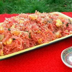 Оризови спагети с домашен сос и зеленчуци
