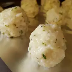 Оризови топки с кашкавал