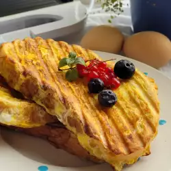 Вкусни филийки с яйце на тостер
