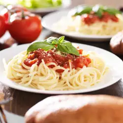 Вегетариански спагети с домати