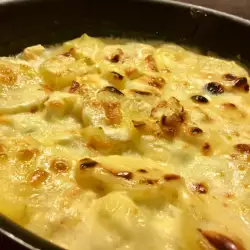Печени картофи с топено сирене
