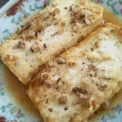 Запечено сирене с мед и орехи