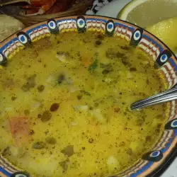 Пикантна пуешка супа със зелев сок