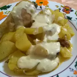 Пиле с картофи и сладко-кисел сос