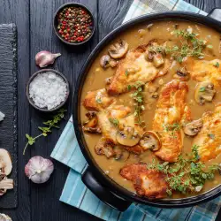 Бързо пиле Марсала на тиган