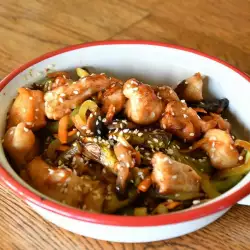 Пиле със зеленчуци на тиган по китайски