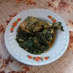 Задушено пиле със зелен лук