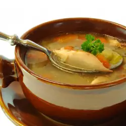 Бавно варена пикантна пилешка супа