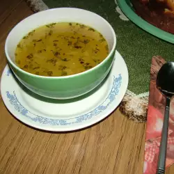 Вкусна пилешка супа с фиде