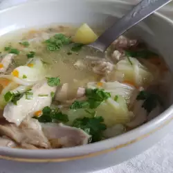 Пилешка супа с фиде и чушки