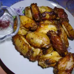 Пилешки крилца с мед и шафран