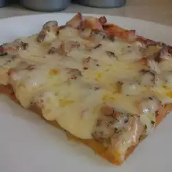 Пица с луканка и гъби