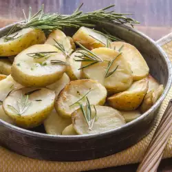 Постни картофи с лук
