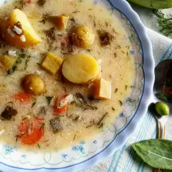 Пролетна супа с пресни картофи, тиквички и киселец