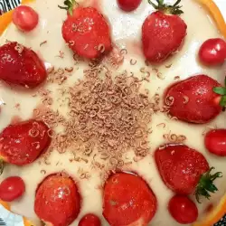 Ягодова бисквитена торта с домашен крем