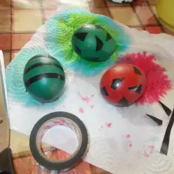 Боядисване на яйца с тиксо