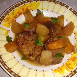 Агнешко с картофи и моркови