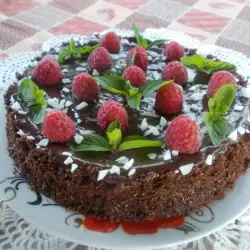 Лесна шоколадова торта с малини и млечен крем
